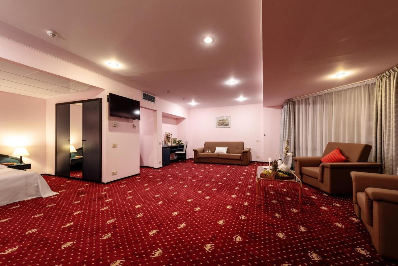 Hotel Mara Sinaia Buitenkant foto