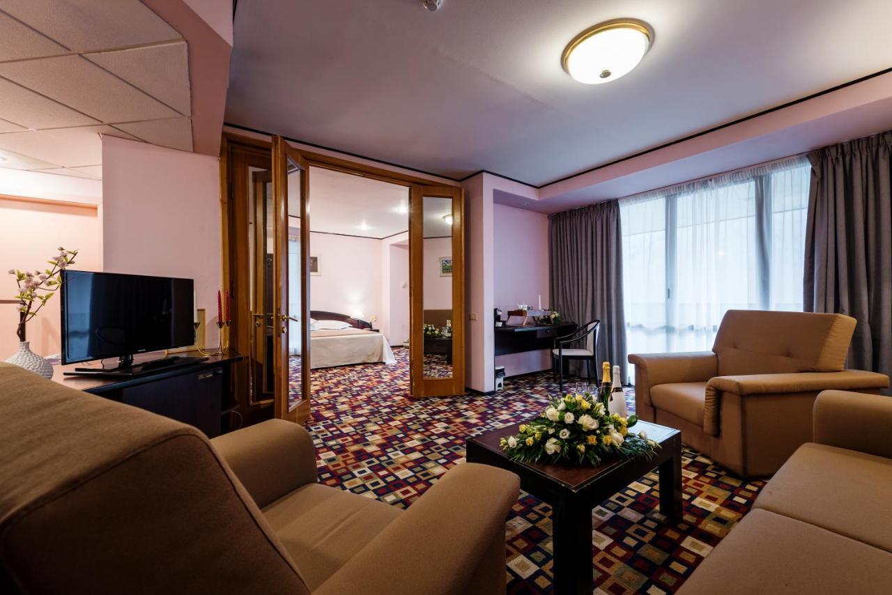 Hotel Mara Sinaia Buitenkant foto