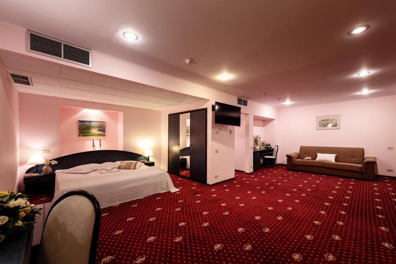 Hotel Mara Sinaia Buitenkant foto