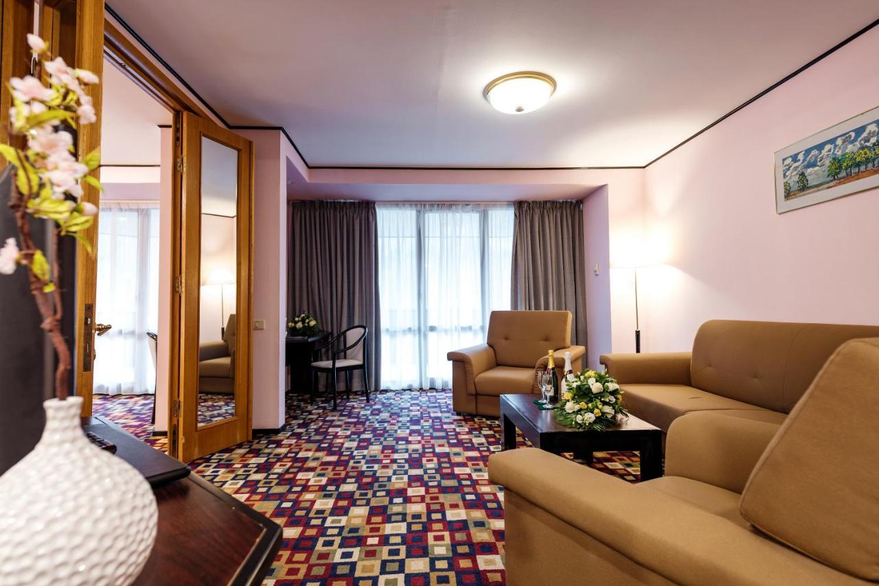 Hotel Mara Sinaia Buitenkant foto