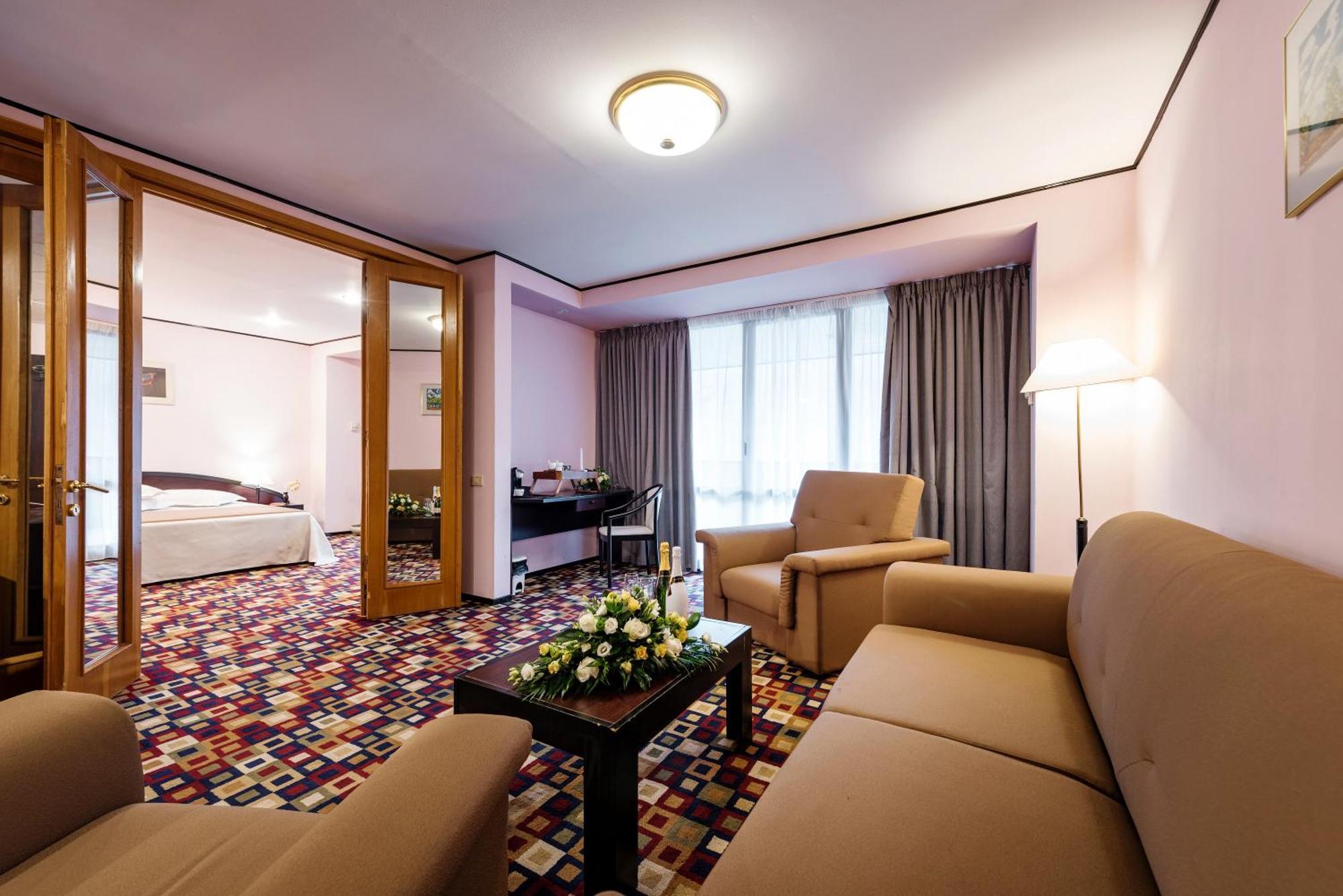Hotel Mara Sinaia Buitenkant foto