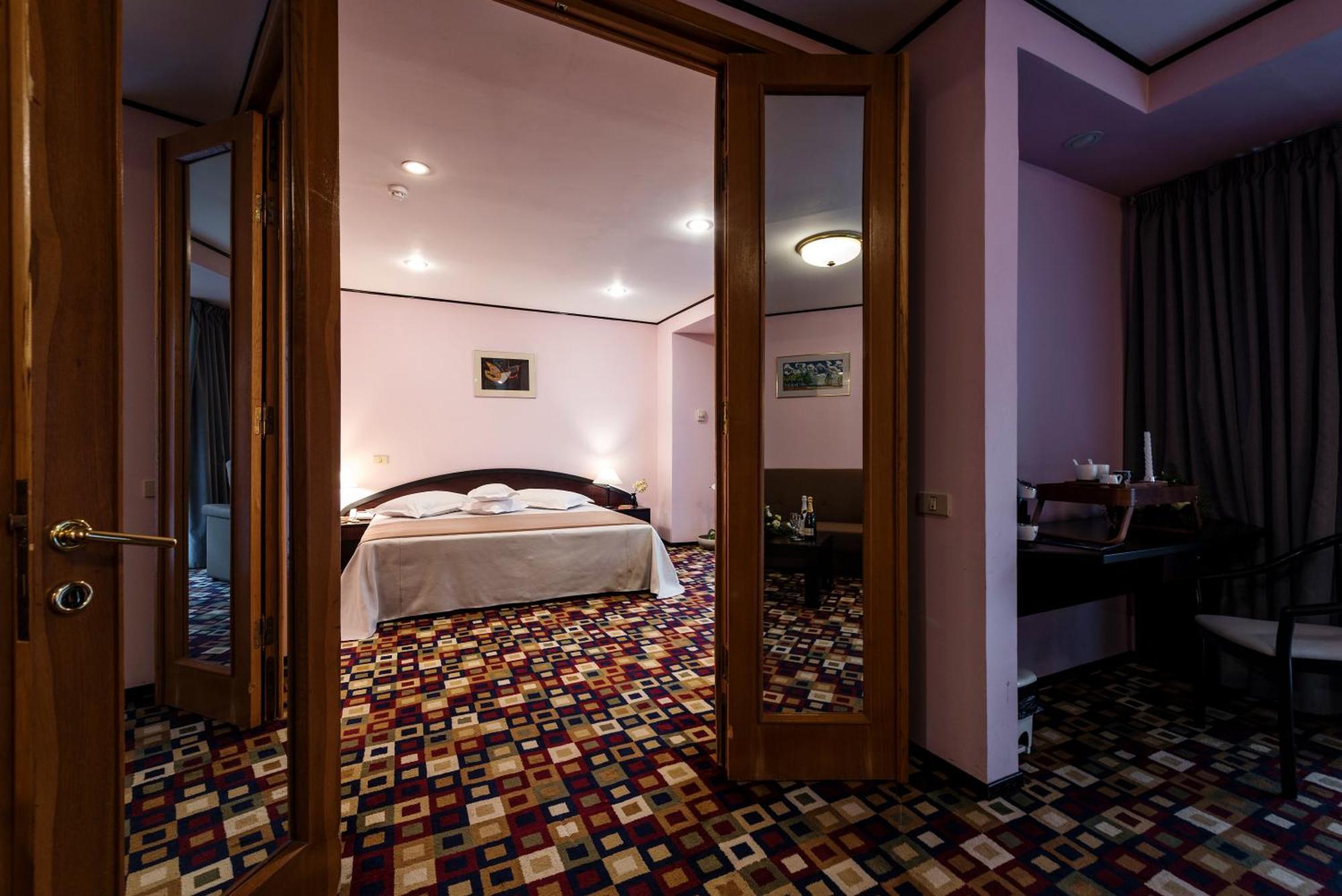 Hotel Mara Sinaia Buitenkant foto